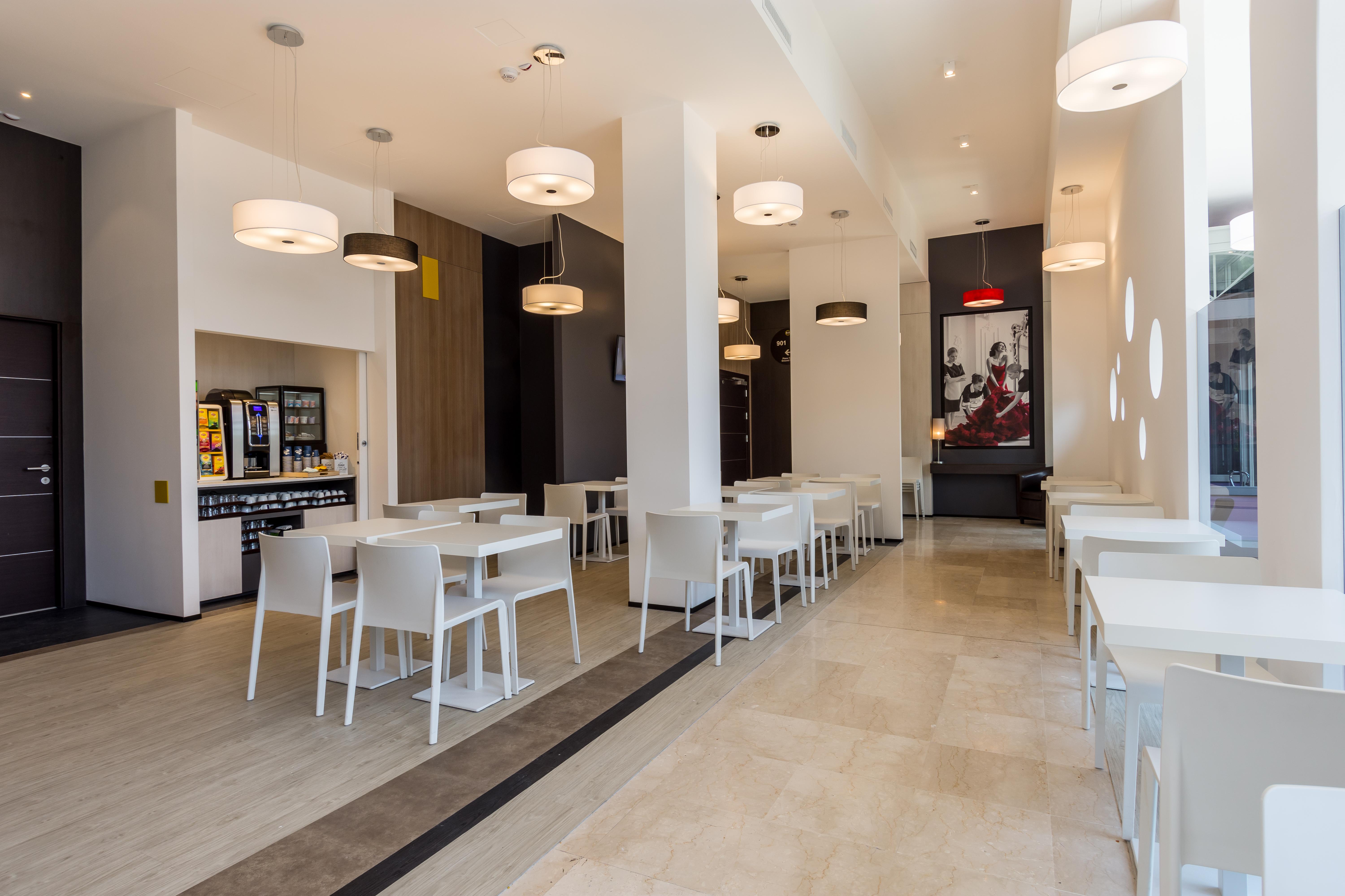 B&B Hotel Савона Экстерьер фото